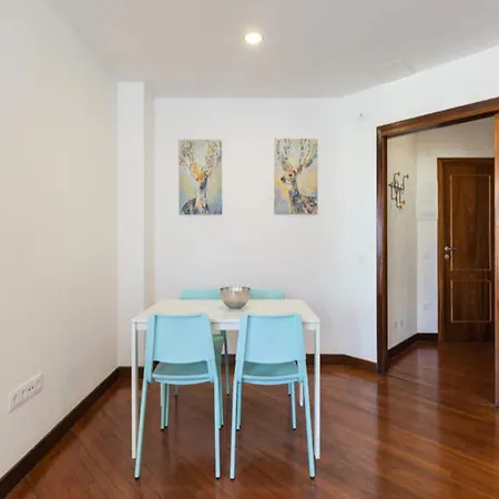 Bright Townhouse - Views - 5 Min Walk To The Апартаменты